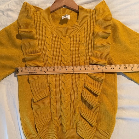 dRA Los Angeles Yellow Ruffled Sweater, Size S - Picture 9 of 10